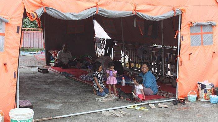 Banjir di Rumbai mulai surut, warga pulang dan tenda pengungsian dibongkar (foto/tribunpekanbaru)